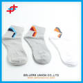 2015 chaussettes de sport douces et respirantes de haute qualité pour la vente en gros